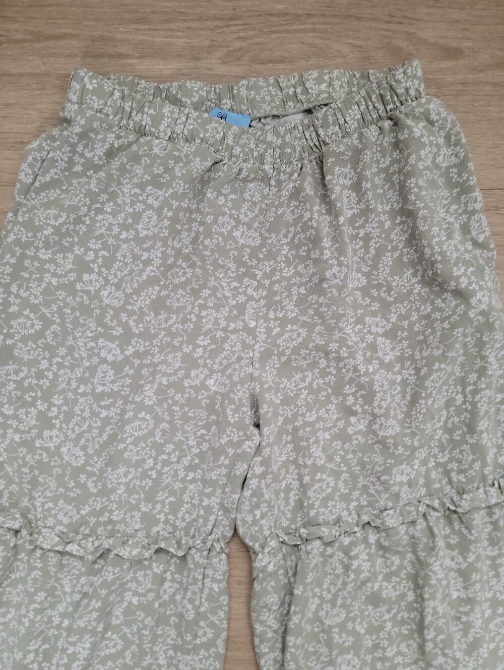 CeCe Ruffle Wide Leg Harem Pants Light Sage Green Floral Soft - Picture 7 of 10
